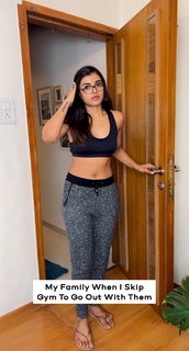 Ashna Zaveri feet photo 11