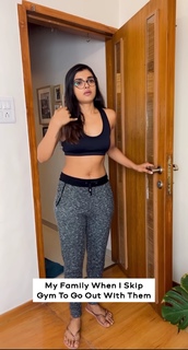 Ashna Zaveri feet photo 10