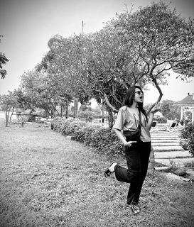 Ashna Zaveri feet photo 5