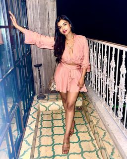 Ashna Zaveri feet photo 7