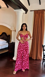 Ashna Zaveri feet photo 6