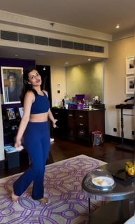 Ashna Zaveri feet photo 9