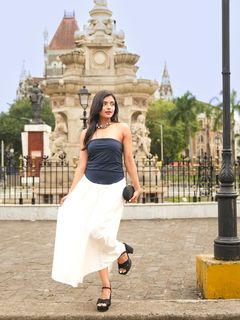 Ashna Zaveri feet photo 6