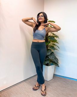 Ashna Zaveri feet photo 3