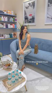 Ashna Zaveri feet photo 1