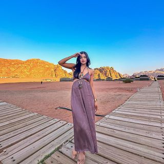 Ashna Zaveri feet photo 1