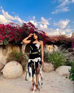 Ashna Zaveri feet photo 14