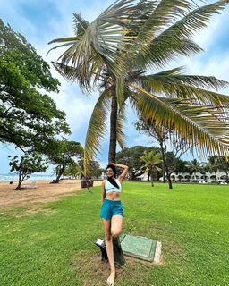 Ashna Zaveri feet photo 11