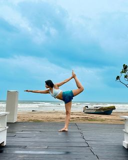 Ashna Zaveri feet photo 10