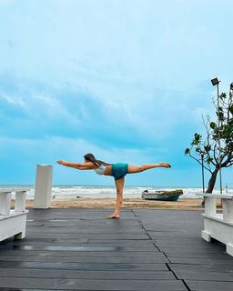 Ashna Zaveri feet photo 9