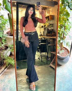 Ashna Zaveri feet photo 7