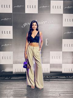 Ashna Zaveri feet photo 14