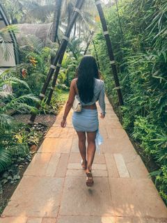 Ashna Zaveri feet photo 4