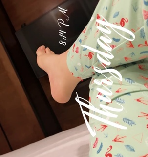 Ashnoor Kaur feet photo 9