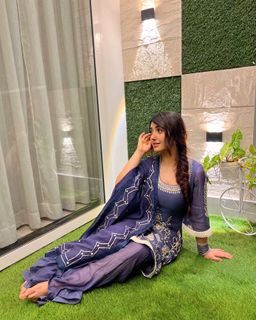 Ashnoor Kaur feet photo 11