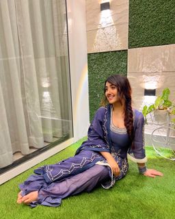 Ashnoor Kaur feet photo 10