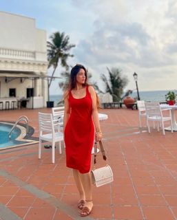Ashnoor Kaur feet photo 11