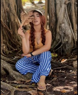 Ashnoor Kaur feet photo 17