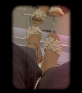 Ashnoor Kaur feet photo 9