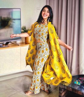 Ashnoor Kaur feet photo 10