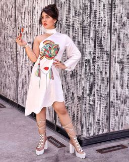 Ashnoor Kaur feet photo 6