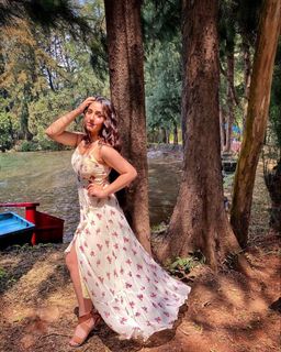 Ashnoor Kaur feet photo 4