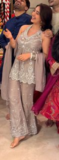 Ashnoor Kaur feet photo 4