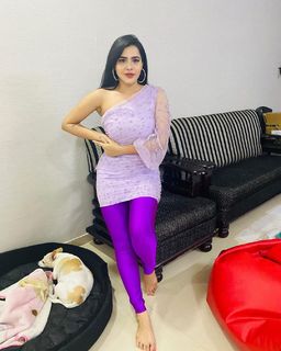 Ashu Reddy feet photo 11