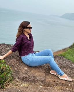 Ashu Reddy feet photo 5
