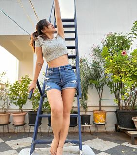 Ashu Reddy feet photo 16