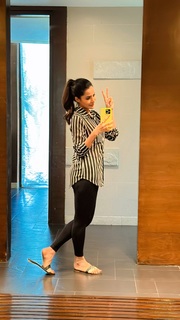 Ashu Reddy feet photo 14
