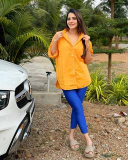 Ashu Reddy feet photo 1