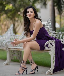 Ashu Reddy feet photo 14