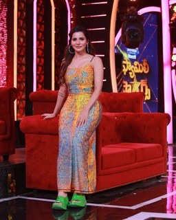 Ashu Reddy feet photo 13