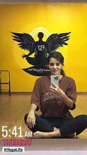Ashu Reddy feet photo 5