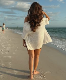 Ashu Reddy feet photo 3