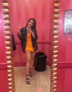 Ashu Reddy feet photo 13