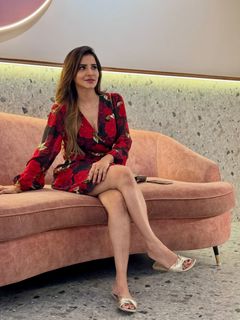 Ashu Reddy feet photo 10