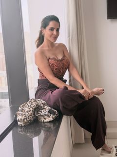 Ashu Reddy feet photo 5