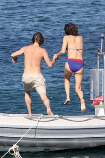 Asia Argento feet photo thumbnail