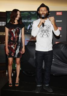 Asia Argento feet photo thumbnail