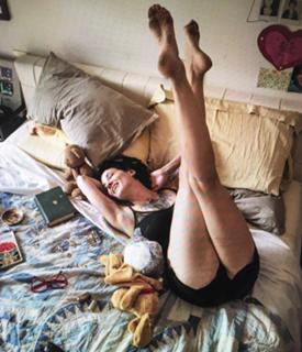 Asia Argento feet photo thumbnail