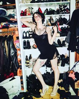 Asia Argento feet photo thumbnail