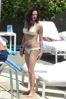 Asia Argento feet photo thumbnail