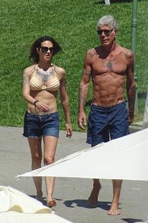 Asia Argento feet photo thumbnail