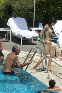 Asia Argento feet photo thumbnail