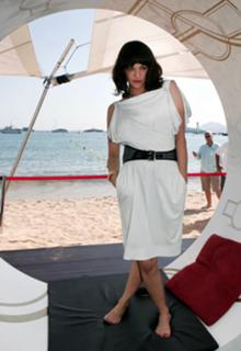 Asia Argento feet photo thumbnail
