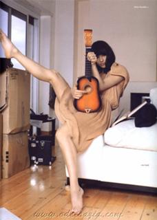 Asia Argento feet photo thumbnail