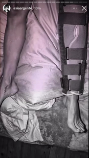 Asia Argento feet photo thumbnail