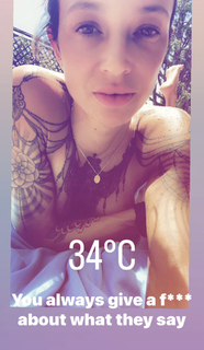 Asia Argento feet photo thumbnail